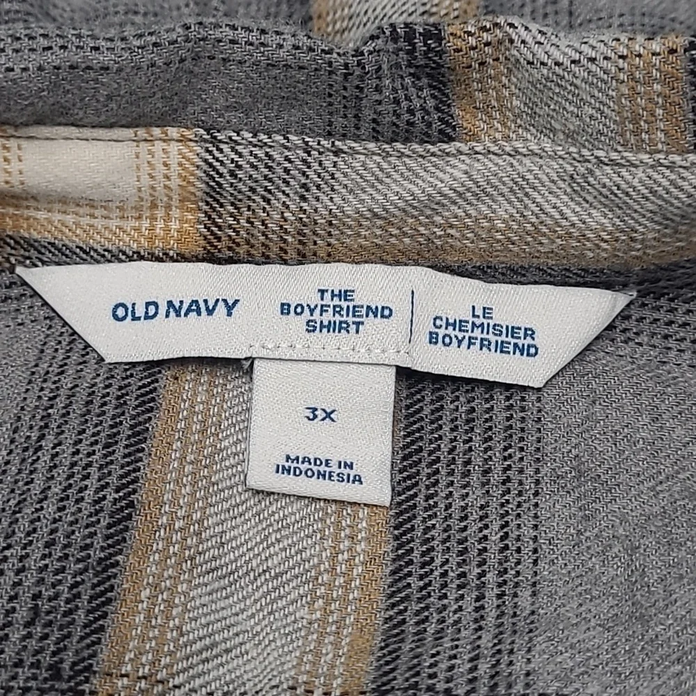 Old Navy Grey Plaid Button Down Boyfriend Shirt - Picture 6 of 8